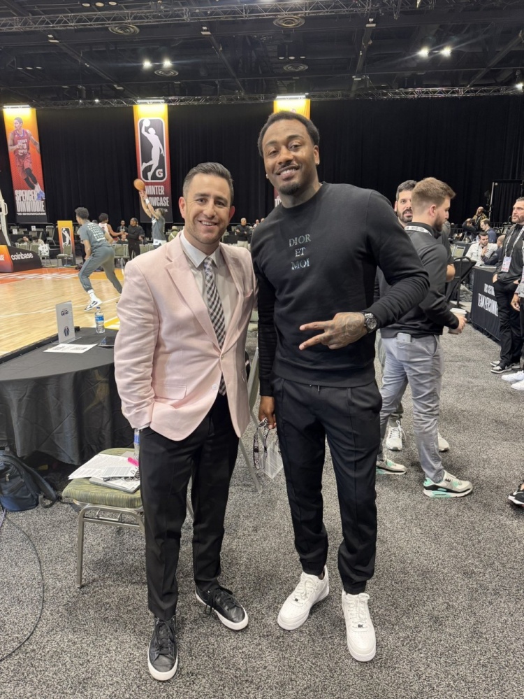 PP电子官方-苏群：沃尔和格里芬都退役挺早 好在已逐渐转行成媒体工作者